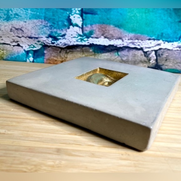 Signed Concrete Tile Art Gold Leaf Intaglio Style Wall Hanging Eye Sculpture - Picture 10 of 11